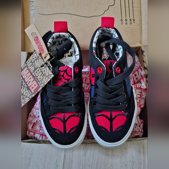 Ground Up Marvel Spiderman Sneakers - Picture 6 of 6